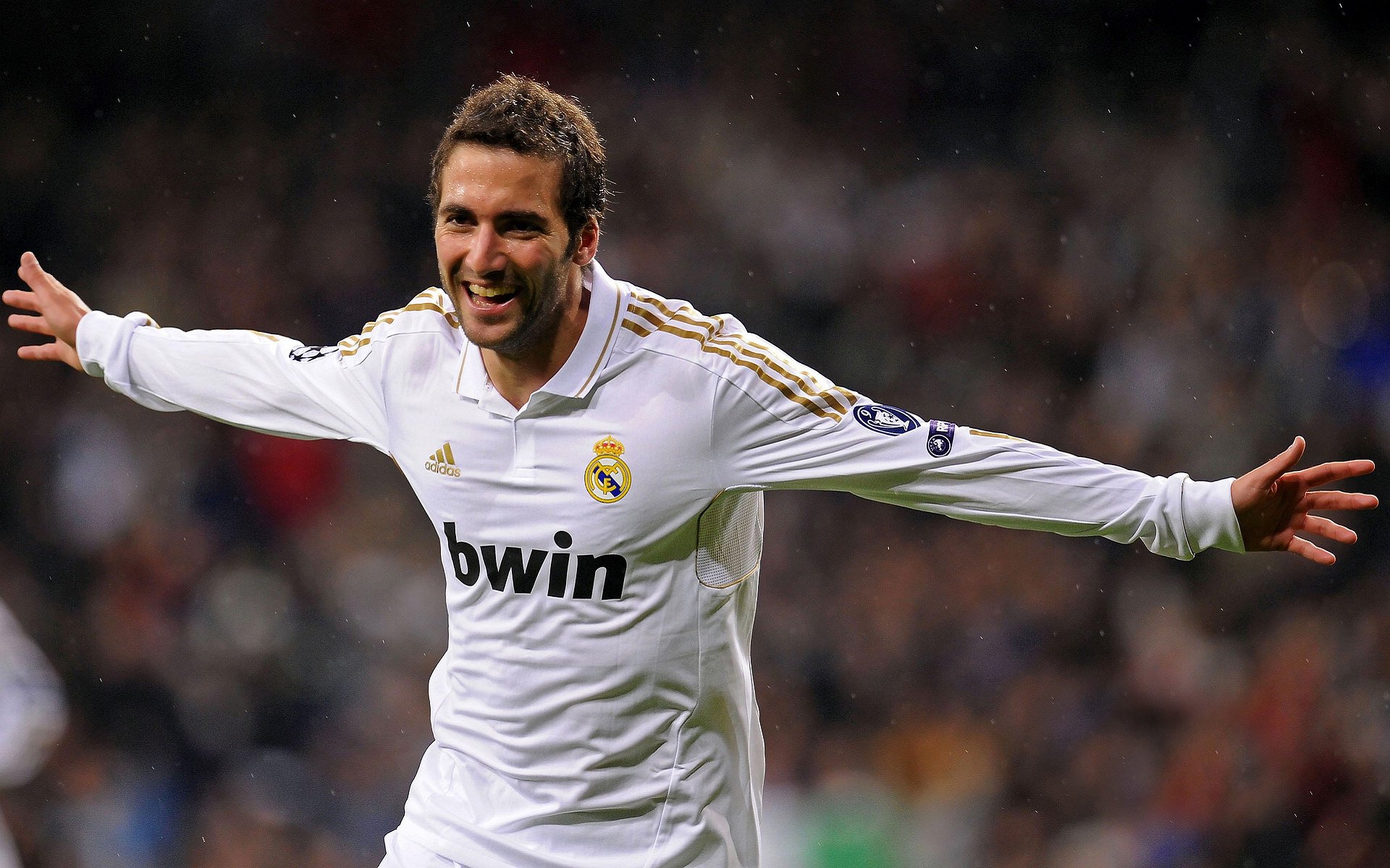 Doinb迎来五赛季高光表现，皇家马德里球迷沸腾！